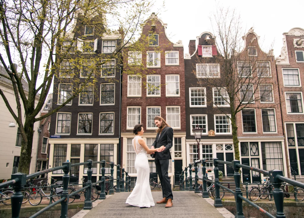 Couple dancing on Melkmeisjebrug in Amsterdam