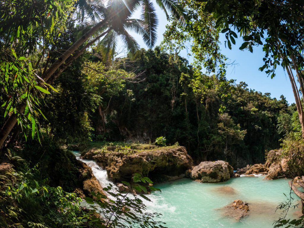 Canyoneering Moalboal Kawasan Falls. 