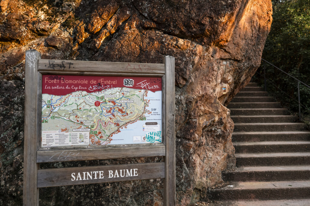 start of the cap roux hike, South of France